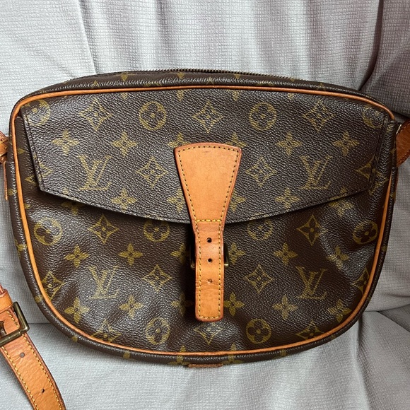 Louis Vuitton Jeune Fille MM shoulder bag - Picture 2 of 16